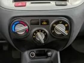 Kia Rio thumbnail 11