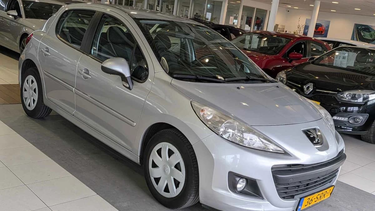 Peugeot 207 — foto 1