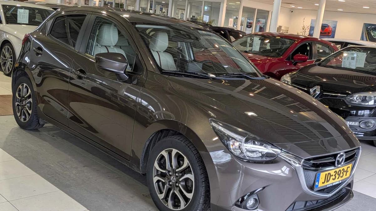 Mazda 2 — foto 1
