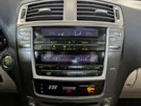 Lexus IS thumbnail 16