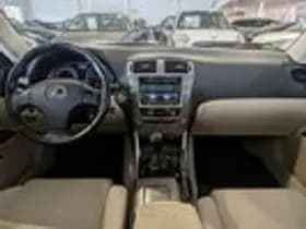 Lexus IS thumbnail 9