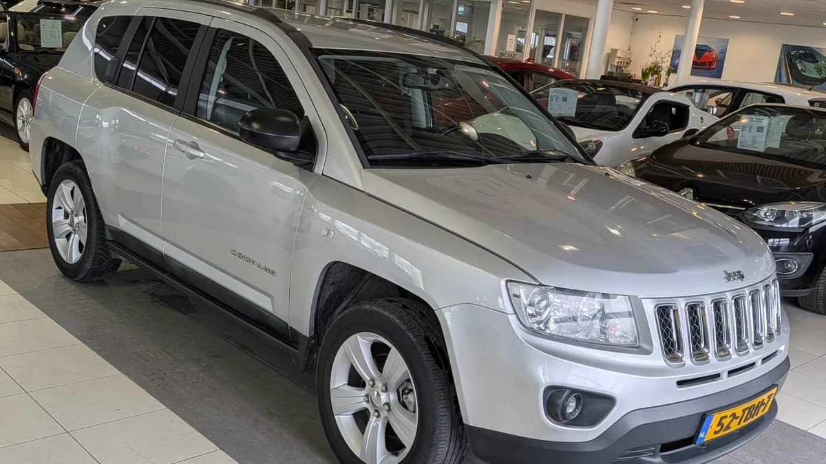 Jeep Compass — foto 1