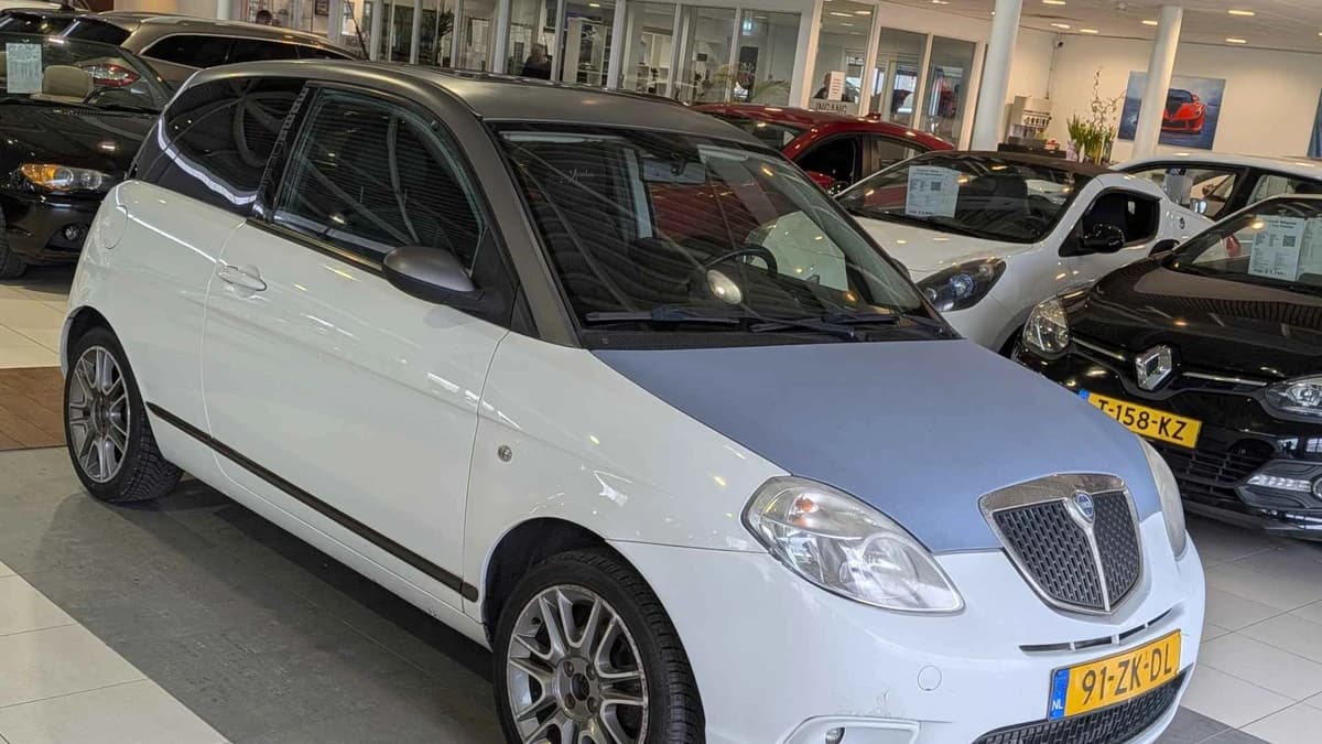 Lancia Ypsilon — foto 1