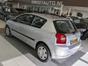 Toyota Corolla thumbnail 3