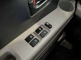 Daihatsu Sirion thumbnail 13