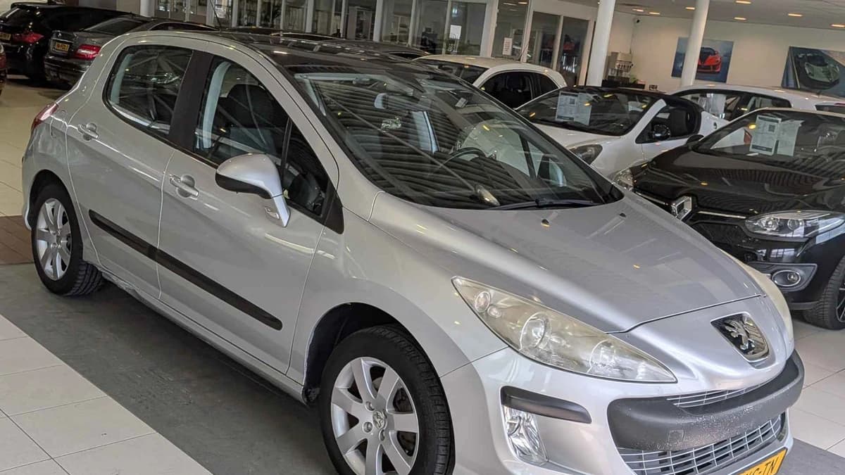 Peugeot 308 — foto 1