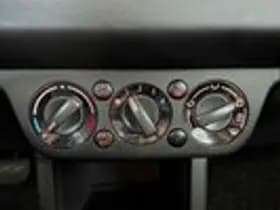 Suzuki Swift thumbnail 12