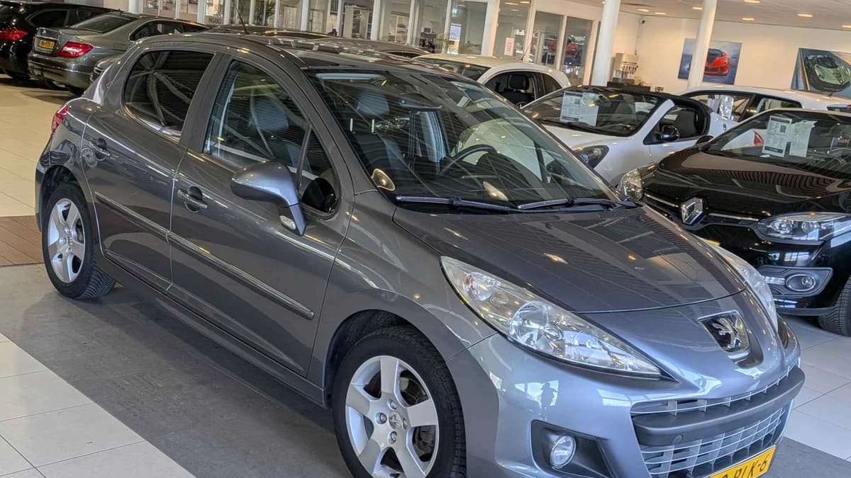 Peugeot 207 — foto 1