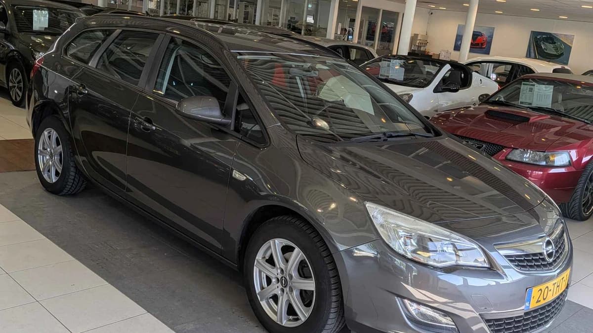 Opel Astra — foto 1