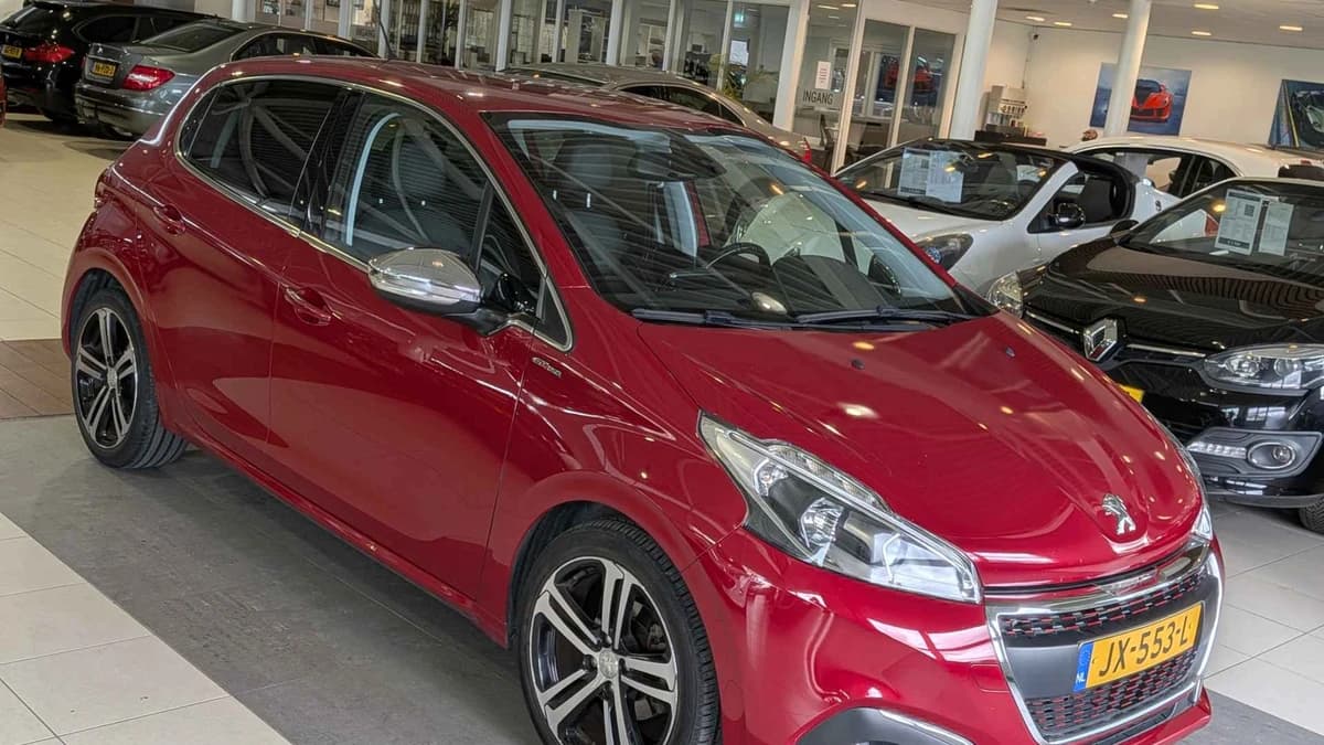 Peugeot 208 — foto 1