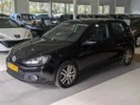 Volkswagen Golf thumbnail 2