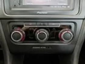 Volkswagen Golf thumbnail 12