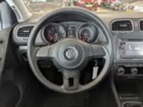 Volkswagen Golf thumbnail 10