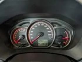 Toyota Yaris thumbnail 11