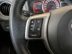 Toyota Yaris thumbnail 12
