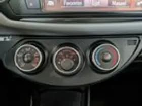Toyota Yaris thumbnail 15