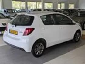 Toyota Yaris thumbnail 4