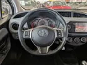 Toyota Yaris thumbnail 10