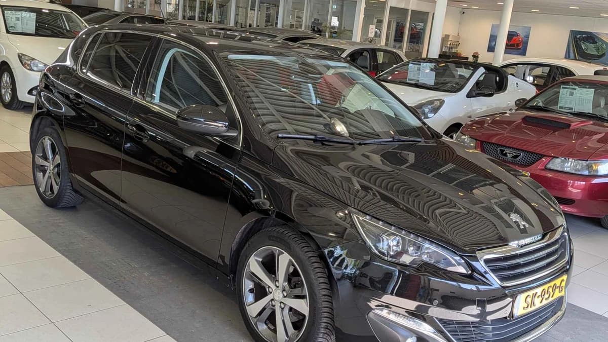 Peugeot 308 — foto 1