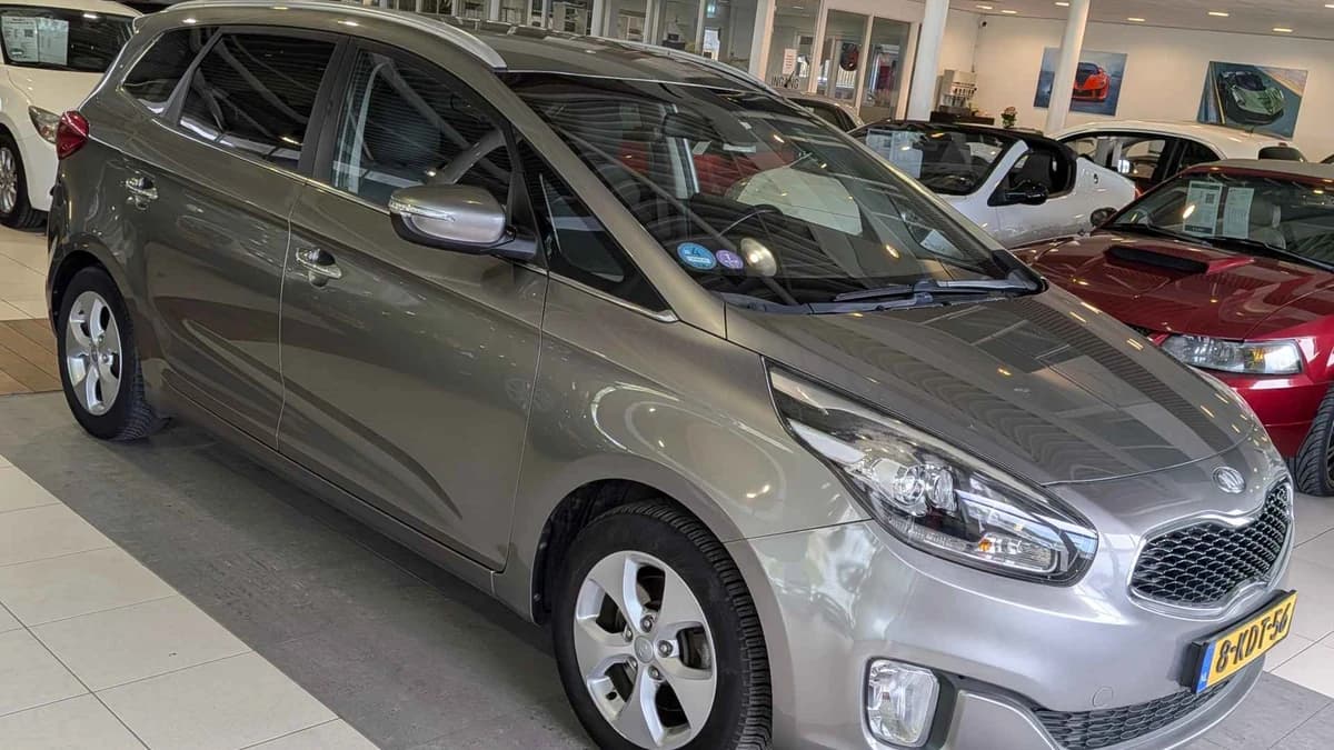 Kia Carens — foto 1