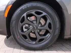 Chrysler Pacifica thumbnail 27