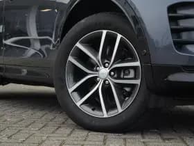 Land Rover Discovery Sport thumbnail 16