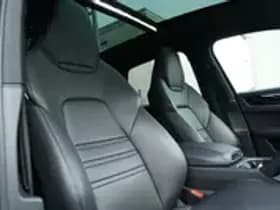 Porsche Cayenne 3.0 E-Hybrid Platinum I Pano I ACC I Luchtvering I Trekhaak I thumbnail 4