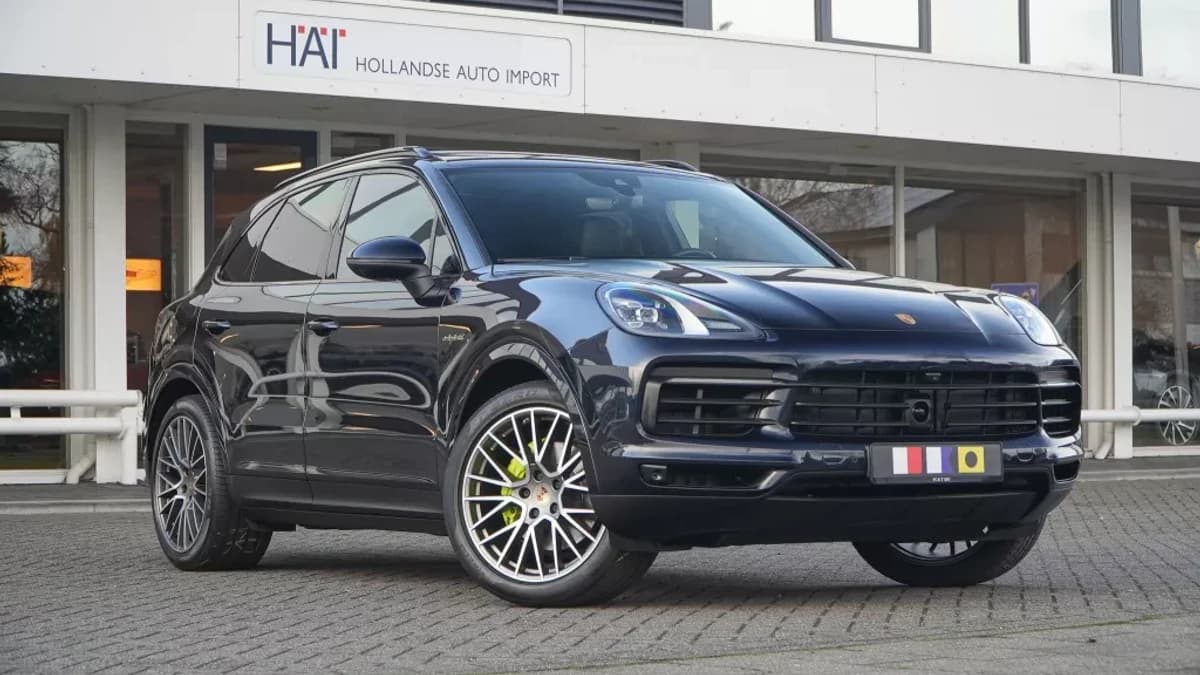 Porsche Cayenne 3.0 E-Hybrid I Sport Chrono Plus I Pano I Stoelmassage — foto 1