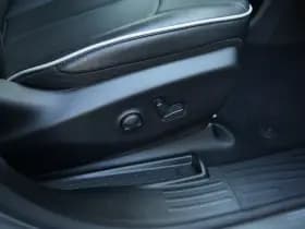 Chrysler Pacifica thumbnail 11