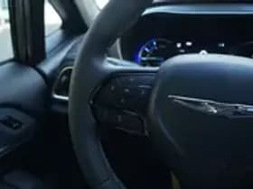 Chrysler Pacifica thumbnail 32