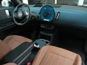 MINI Countryman E Favoured S 66.5 kWh I Pano I 19 inch I Head-up thumbnail 2