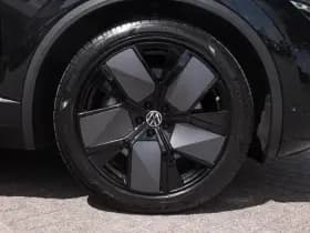 Volkswagen Touareg thumbnail 23