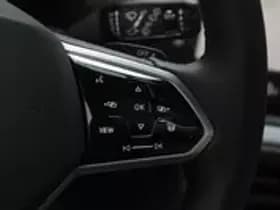 Volkswagen Touareg thumbnail 30