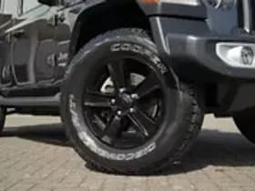 Jeep Wrangler thumbnail 5