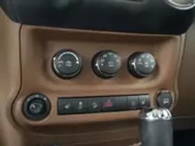 Jeep Wrangler thumbnail 5