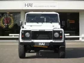 Land Rover Defender thumbnail 2