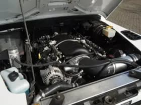 Land Rover Defender thumbnail 11