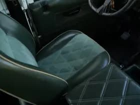 Land Rover Defender thumbnail 26