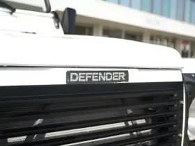 Land Rover Defender thumbnail 9