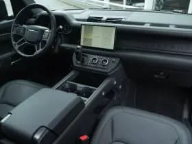 Land Rover Defender thumbnail 2