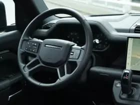 Land Rover Defender thumbnail 4