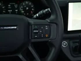 Land Rover Defender thumbnail 7