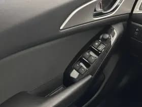 Mazda 3 thumbnail 22