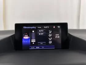 Lexus CT thumbnail 16