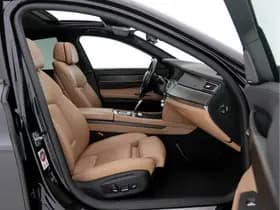 Bmw 7 serie thumbnail 12