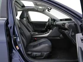 Lexus Is thumbnail 12