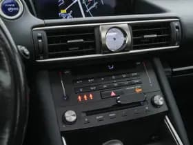 Lexus Is thumbnail 15