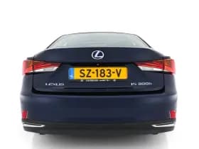 Lexus Is thumbnail 6