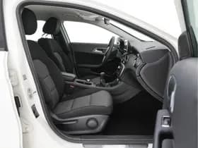 Mercedes-Benz Benz gla thumbnail 13