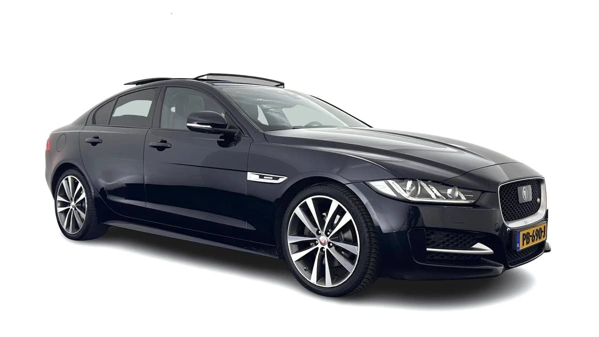 Jaguar XE — foto 1